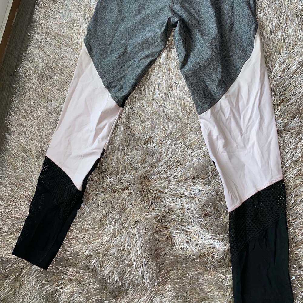VS PINK Crop Leggings